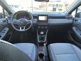 Renault Clio thumbnail 3