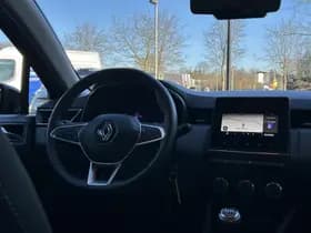 Renault Clio thumbnail 26