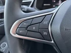 Renault Clio thumbnail 19