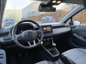Renault Clio thumbnail 24