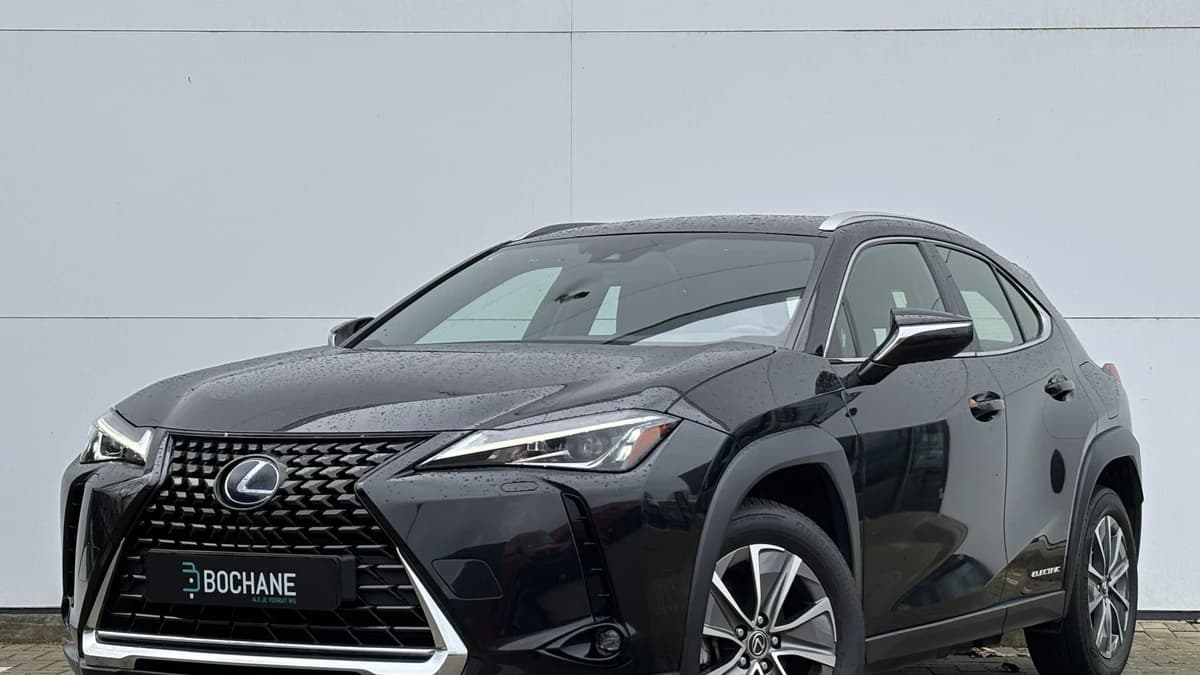 Lexus UX — foto 1
