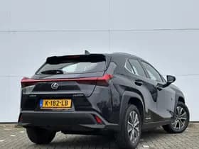 Lexus UX thumbnail 2