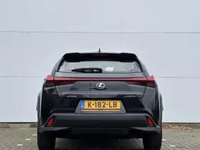 Lexus UX thumbnail 17