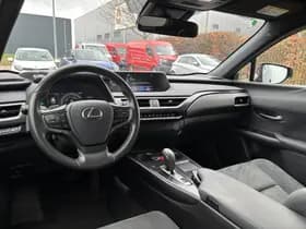Lexus UX thumbnail 10