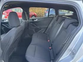 Ford Focus thumbnail 8