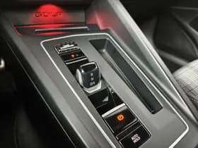 Volkswagen Golf thumbnail 26