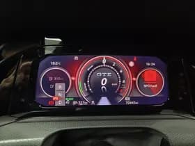 Volkswagen Golf thumbnail 4