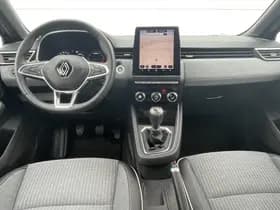 Renault Clio thumbnail 3