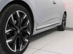Renault Clio thumbnail 16