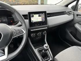 Renault Clio thumbnail 3