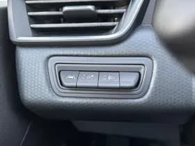 Renault Clio thumbnail 24