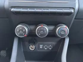 Renault Clio thumbnail 10