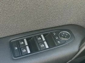 Renault Captur thumbnail 15