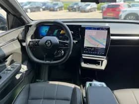 Renault Mégane E-Tech thumbnail 2