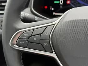 Renault Clio thumbnail 19