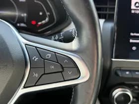 Renault Clio thumbnail 24