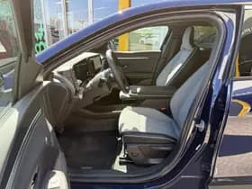 Renault Mégane E-Tech thumbnail 4