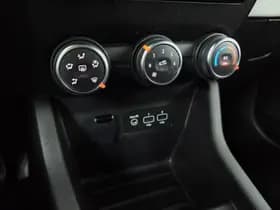 Renault Clio thumbnail 6