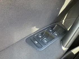 Volkswagen Golf thumbnail 17