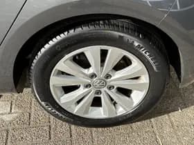 Volkswagen Golf thumbnail 21