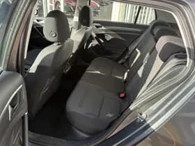 Volkswagen Golf thumbnail 8