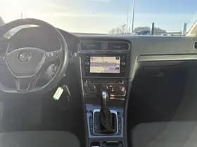 Volkswagen Golf thumbnail 10