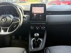Renault Clio thumbnail 10