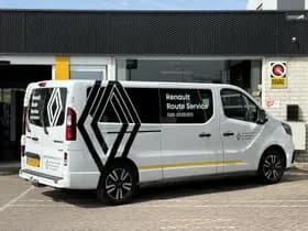 Renault Trafic thumbnail 2