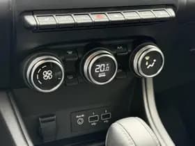 Renault Captur thumbnail 24