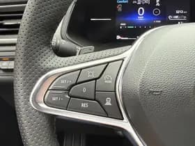 Renault Captur thumbnail 17
