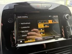 Renault Clio thumbnail 32
