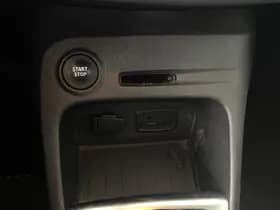 Renault Captur thumbnail 33