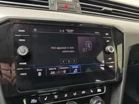 Volkswagen Passat thumbnail 30