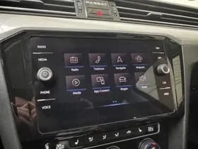 Volkswagen Passat thumbnail 31