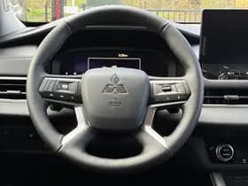 Mitsubishi Outlander thumbnail 11