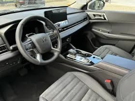 Mitsubishi Outlander thumbnail 10