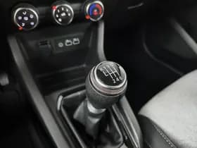 Renault Clio thumbnail 24