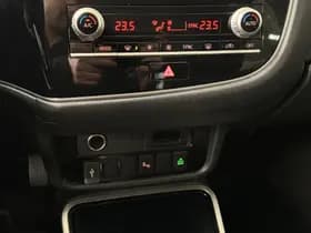 Mitsubishi Outlander thumbnail 12