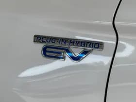 Mitsubishi Outlander thumbnail 14
