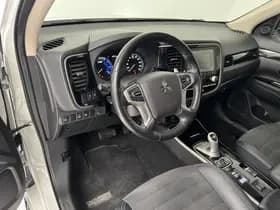 Mitsubishi Outlander thumbnail 23