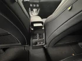 Renault Captur thumbnail 43
