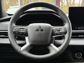 Mitsubishi Outlander thumbnail 11