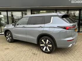 Mitsubishi Outlander thumbnail 3