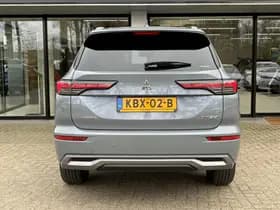 Mitsubishi Outlander thumbnail 4