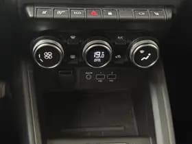 Renault Clio thumbnail 13