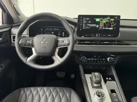 Mitsubishi Outlander thumbnail 9