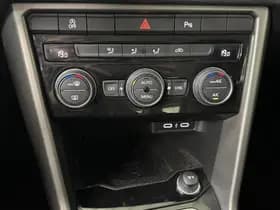 Volkswagen T-Roc thumbnail 13