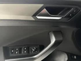 Volkswagen T-Roc thumbnail 14