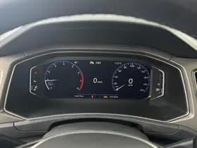 Volkswagen T-Roc thumbnail 4