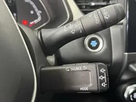Renault Captur thumbnail 21
